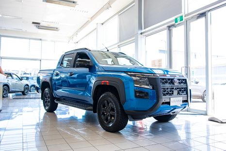 All-new Nissan Navara arrives at dealerships, gets discount
