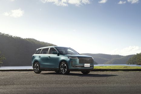 Watch out Corolla Cross? Jaecoo announces hybrid J5 SUV