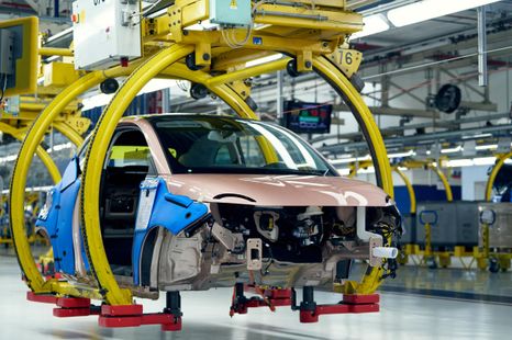 Chinese automakers in talks to buy a stake in Stellantis Europe - report