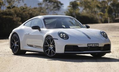 2026 Porsche 911 - Carrera
