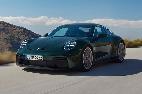 Porsche 911 'will not become electric' - CEO