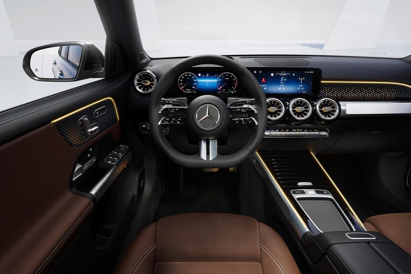 Mercedes-Benz GLB-Class Image
