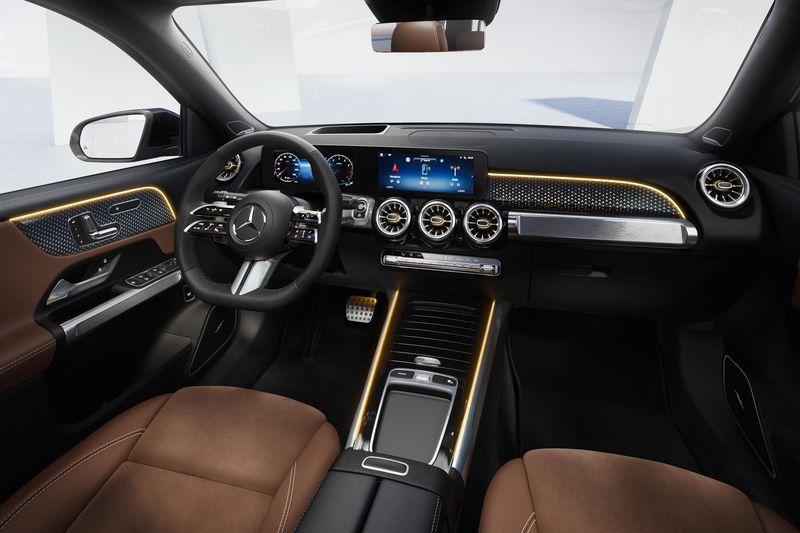 Mercedes-Benz GLB-Class Image