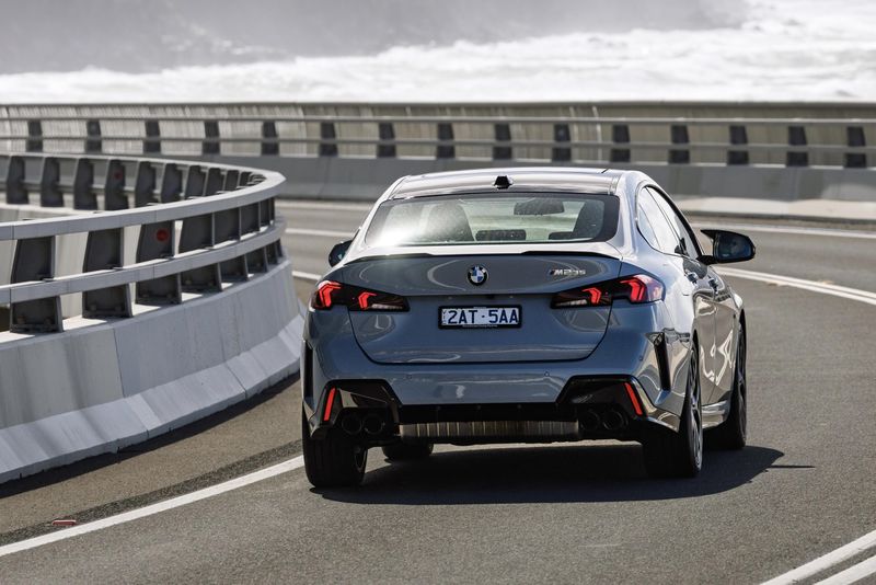 BMW 2 Series Image
