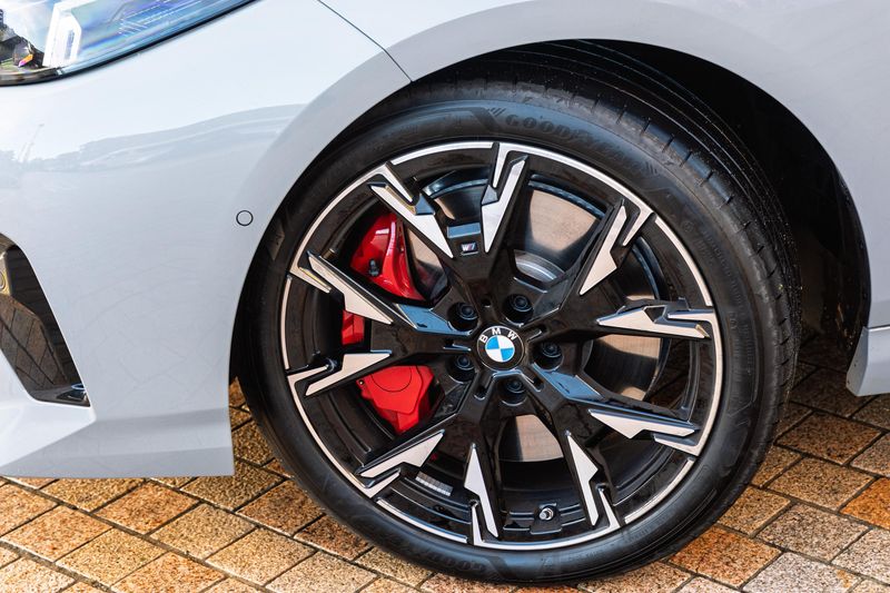BMW 2 Series Image