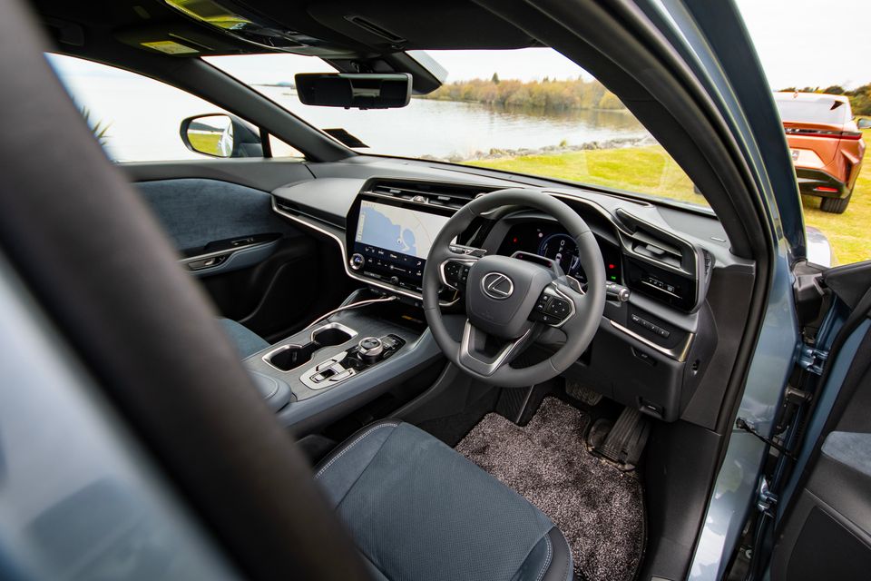 Lexus RZ 500e Dynamic interior
