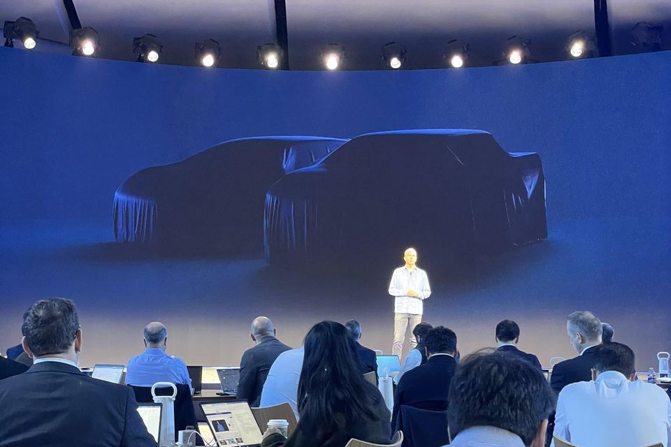 Cancelled SUV (left)