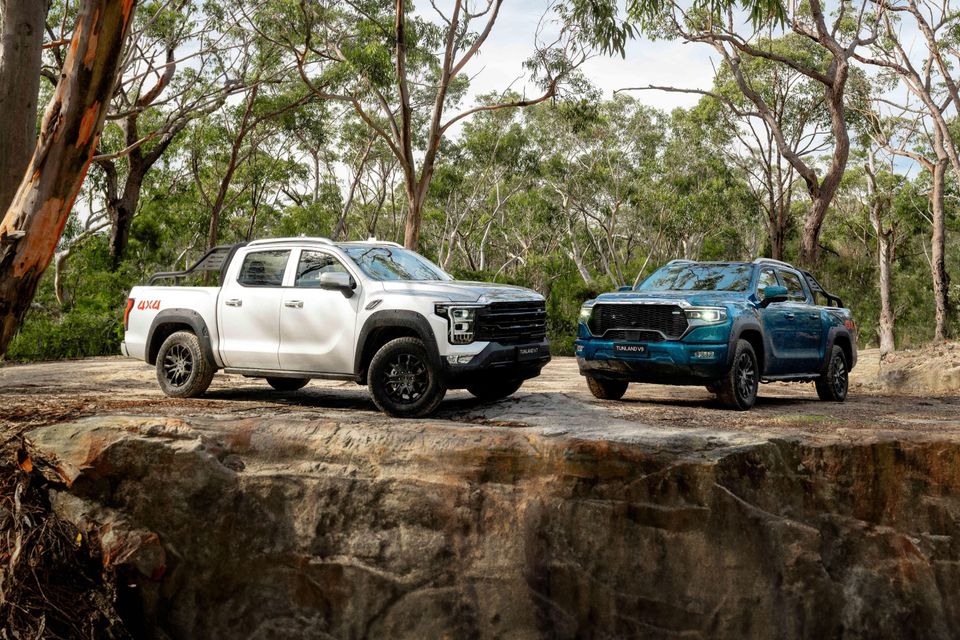 Tunland V7-C 4x4 (left) and V9-S 4x4 (right)