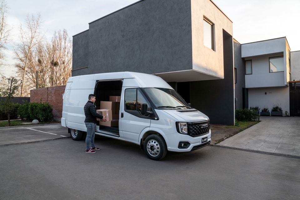 JMC Touring Cargo.